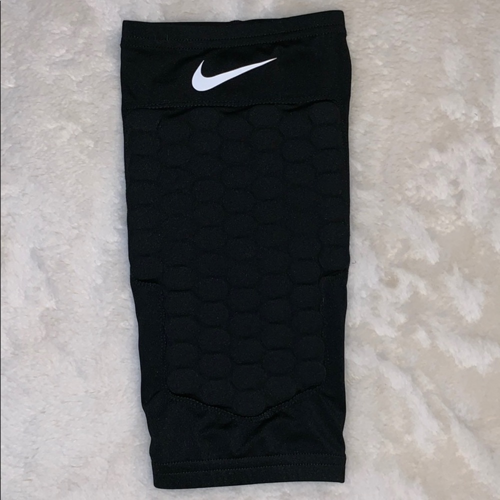 NIKE shin sleeve - Picture 1 of 5